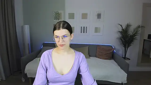 AnnaThorne online show from May 2026 04:20:01 AM