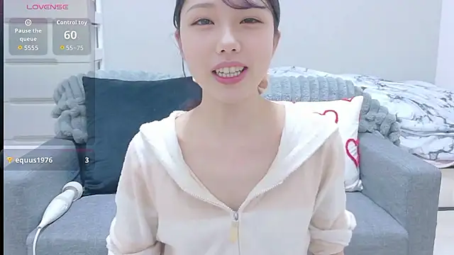 Minamina2 online show from June 2026 09:15:02 PM
