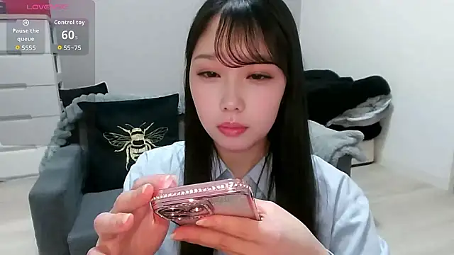 Minamina2 online show from April 2026 10:28:02 AM