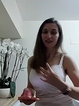 irresistibelle online show from May 2026 06:56:01 PM