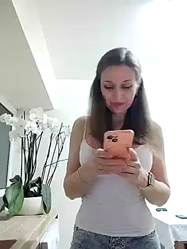irresistibelle online show from May 2026 12:14:02 AM
