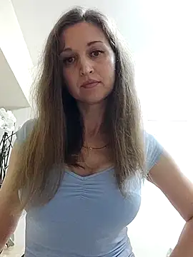 irresistibelle online show from April 2026 09:56:02 PM