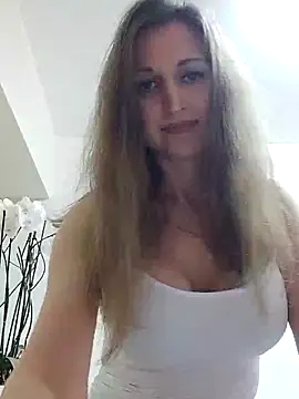 irresistibelle online show from April 2026 09:19:01 PM