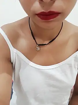 Snapshot of Kamini_rani chatting on May 2026 08:22:01 PM Kamini rani online show from May 2026 08:22:01 PM