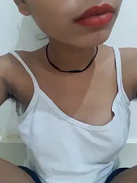 Snapshot of Kamini_rani chatting on May 2026 01:28:01 PM Kamini rani online show from May 2026 01:28:01 PM