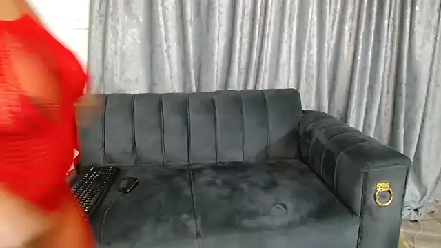 SweetHotLips102 online show from May 2026 03:59:02 PM