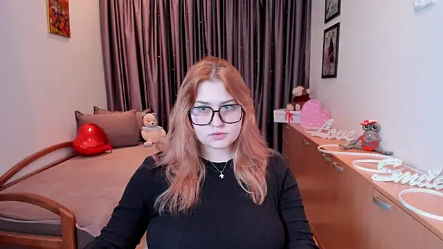 NoraLiin online show from May 2026 08:03:02 PM