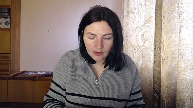 AlinaxJames online show from April 2026 12:29:02 PM