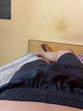 SkinnyGuy23 online show from May 2026 02:05:01 PM