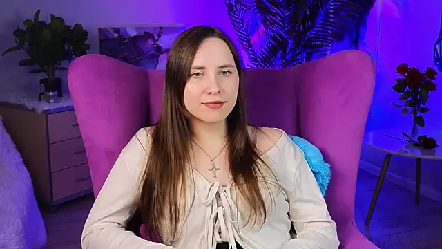 QuyenOlson online show from April 2026 09:43:02 AM