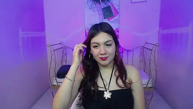 Dani taylor  online show from May 2026 01:04:01 PM