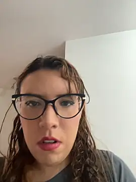 AliceMtz online show from April 2026 06:47:02 PM