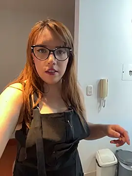 AliceMtz online show from April 2026 07:01:01 PM