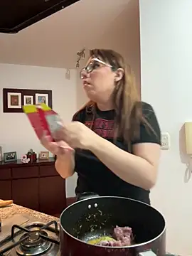 AliceMtz online show from April 2026 06:55:02 PM