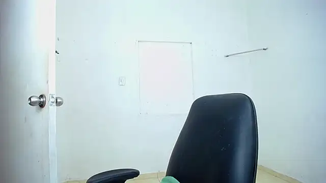 Ari novoa online show from April 2026 03:31:01 AM