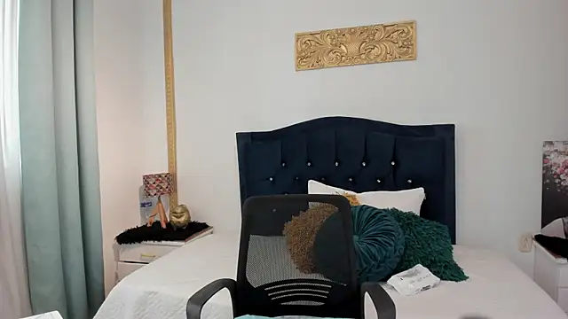 AmberKayleigh online show from June 2026 07:08:02 PM