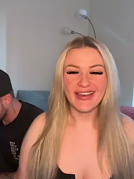 SexyCouple1910 online show from April 2026 05:31:01 PM