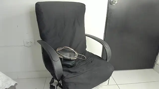 lolabunnysc online show from May 2026 12:12:01 PM