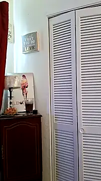 Snapshot of TooCutee chatting on June 2026 01:05:01 AM TooCutee online show from June 2026 01:05:01 AM