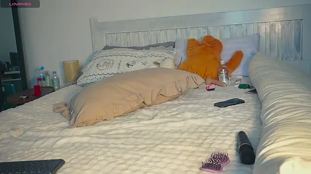 HelenHiss online show from July 2026 01:06:01 AM