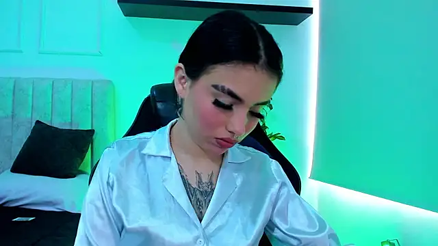 Snapshot of isabella_hv chatting on June 2026 05:30:01 PM isabella hv online show from June 2026 05:30:01 PM