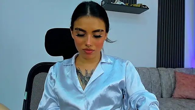 Snapshot of isabella_hv chatting on July 2026 02:05:17 AM isabella hv online show from July 2026 02:05:17 AM