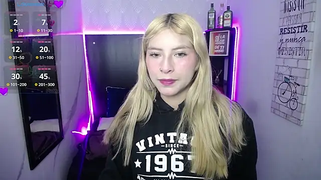 Snapshot of nancy_blonde chatting on July 2026 12:46:02 PM nancy blonde online show from July 2026 12:46:02 PM
