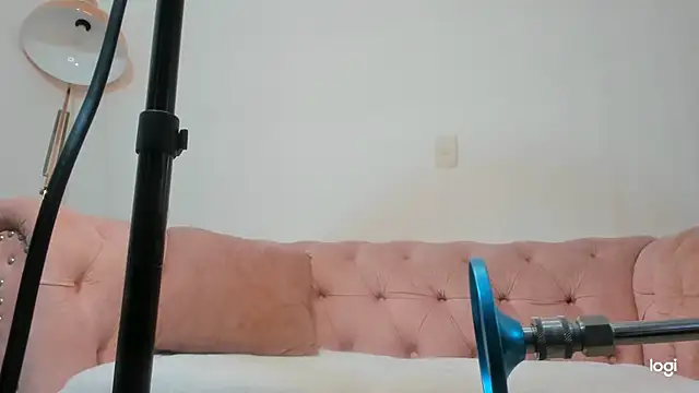 Snapshot of Melaniie_Hill chatting on May 2026 03:53:02 PM Melaniie Hill online show from May 2026 03:53:02 PM