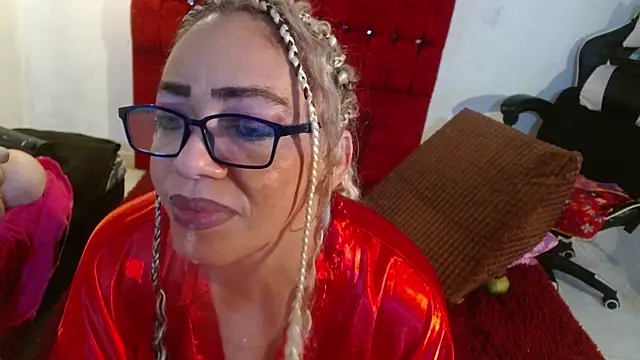 Snapshot of Sweet-Mommy-Milf chatting on June 2026 02:46:01 AM Sweet-Mommy-Milf online show from June 2026 02:46:01 AM