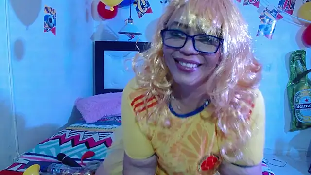 Snapshot of Sweet-Mommy-Milf chatting on June 2026 01:59:02 AM Sweet-Mommy-Milf online show from June 2026 01:59:02 AM