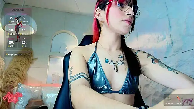 Moon Red r online show from April 2026 01:08:02 AM