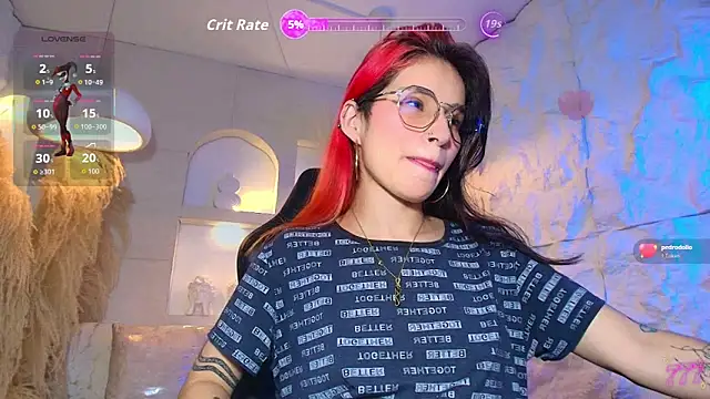 Snapshot of Moon_Red_r chatting on May 2026 12:41:01 PM Moon Red r online show from May 2026 12:41:01 PM
