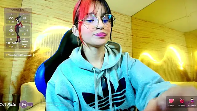 Snapshot of Moon_Red_r chatting on May 2026 01:14:01 PM Moon Red r online show from May 2026 01:14:01 PM