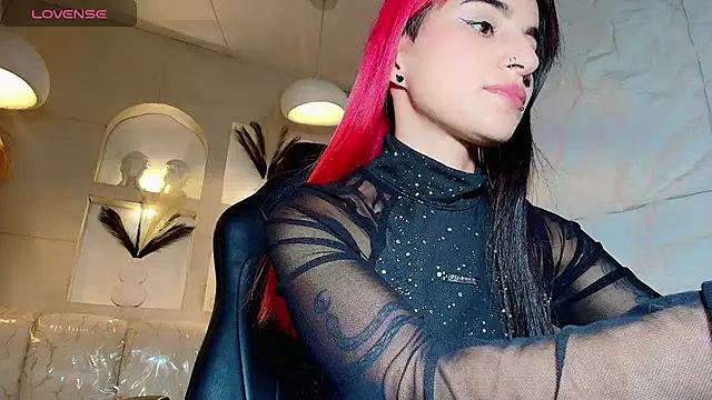 Snapshot of Moon_Red_r chatting on July 2026 07:44:02 PM Moon Red r online show from July 2026 07:44:02 PM