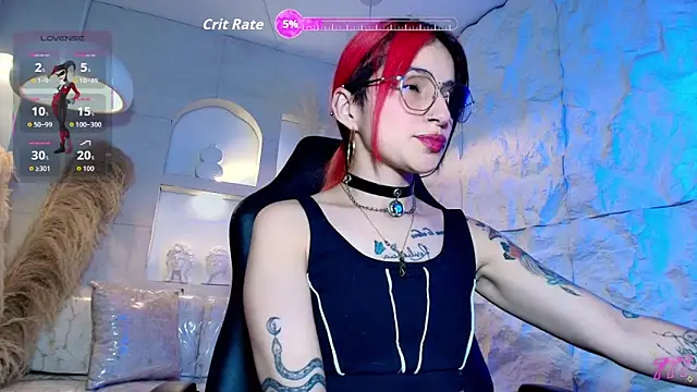 Snapshot of Moon_Red_r chatting on May 2026 08:03:01 PM Moon Red r online show from May 2026 08:03:01 PM