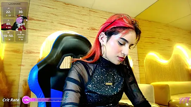 Snapshot of Moon_Red_r chatting on May 2026 01:19:02 PM Moon Red r online show from May 2026 01:19:02 PM