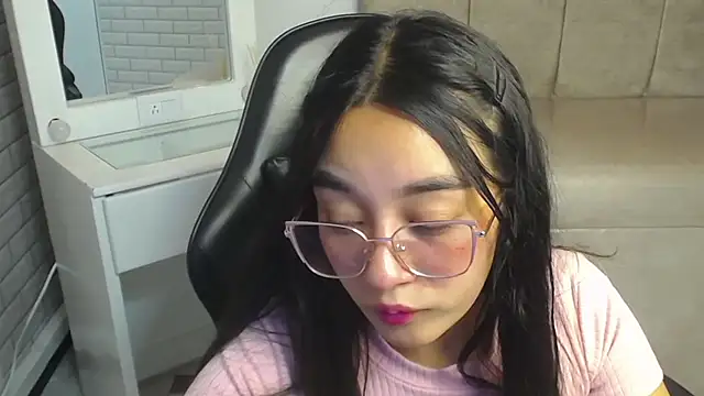 Little Samy v online show from May 2026 08:12:01 PM