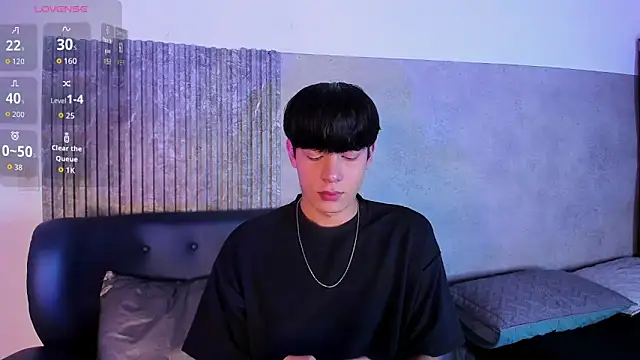 Isaac 01  online show from April 2026 12:51:02 PM