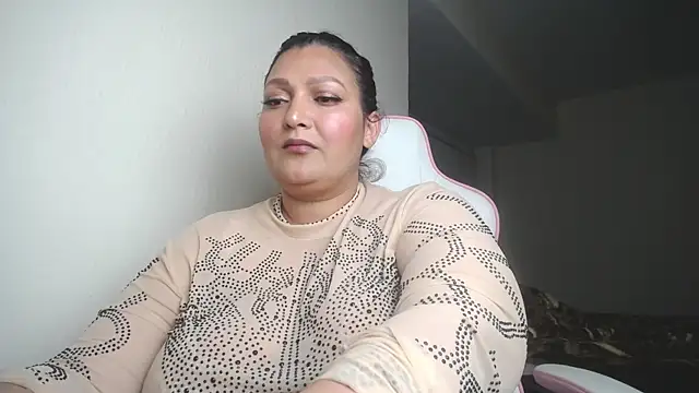 HeyMilani online show from April 2026 10:56:01 PM