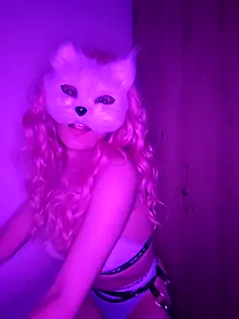 Snapshot of lilianroses chatting on April 2026 06:47:01 PM lilianroses online show from April 2026 06:47:01 PM
