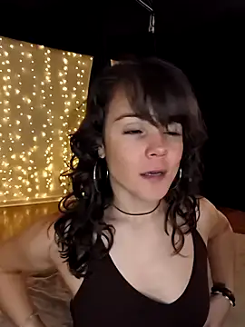 BaileyMFox online show from April 2026 07:27:01 PM