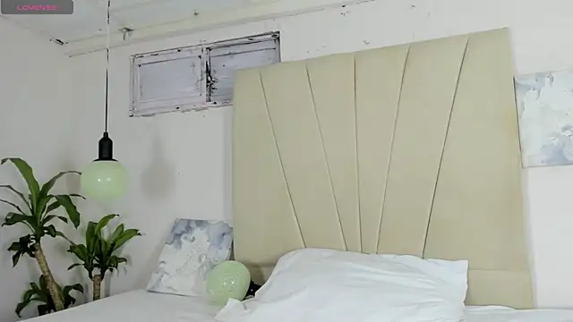 kristel lee  online show from April 2026 02:51:02 AM