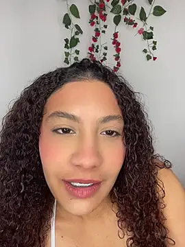 Daphnne Curly online show from May 2026 02:31:01 AM
