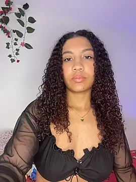 Daphnne Curly online show from July 2026 10:43:01 PM