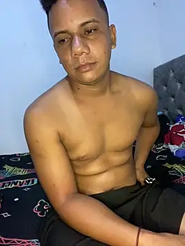 ReinaldoZapata online show from April 2026 03:09:01 AM