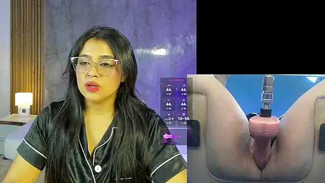 LuciaReid online show from May 2026 12:42:01 PM