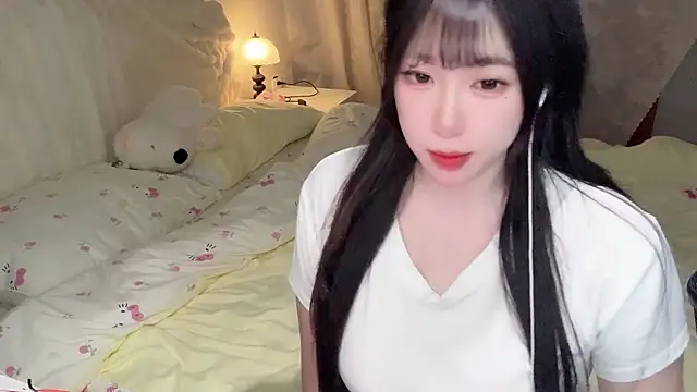 SweetButWildbaby online show from May 2026 03:51:02 PM