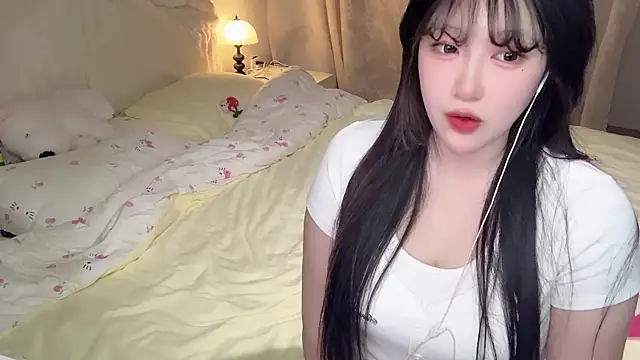 SweetButWildbaby online show from April 2026 06:44:01 AM