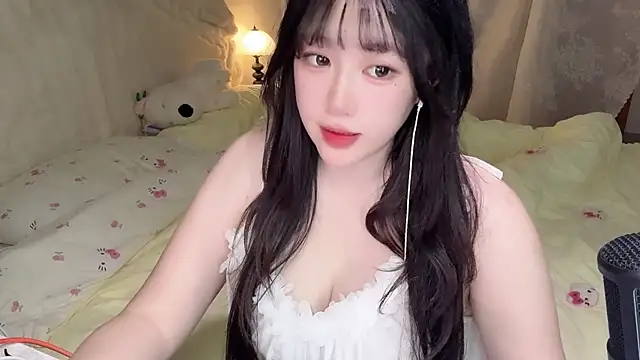 SweetButWildbaby online show from May 2026 02:12:01 PM