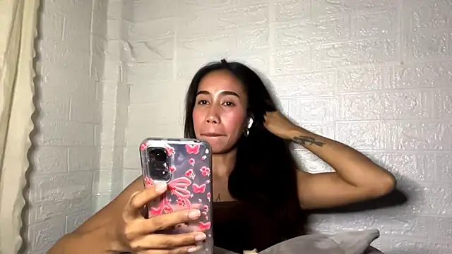 MargretMccarren online show from April 2026 04:14:02 PM